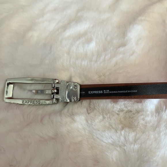 Express women’s size medium reversible pink and brown thin belt, silver hardware - Picture 5 of 6